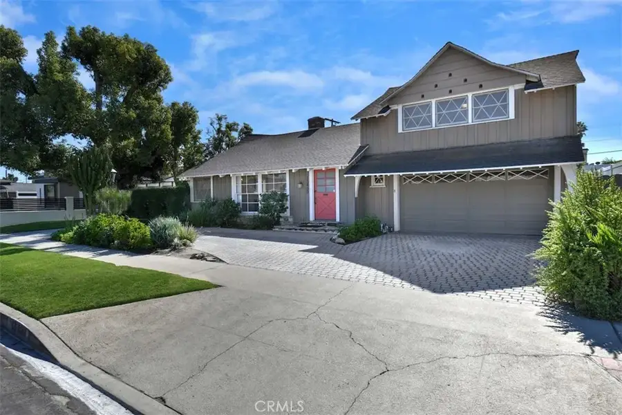 13400 Hartland Street, Valley Glen, CA 91405 - Image #3