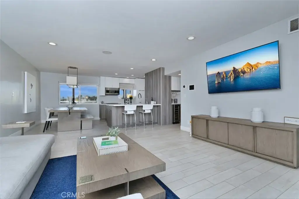 13543 Moorpark Street #15, Sherman Oaks, CA 91423 - Image #1