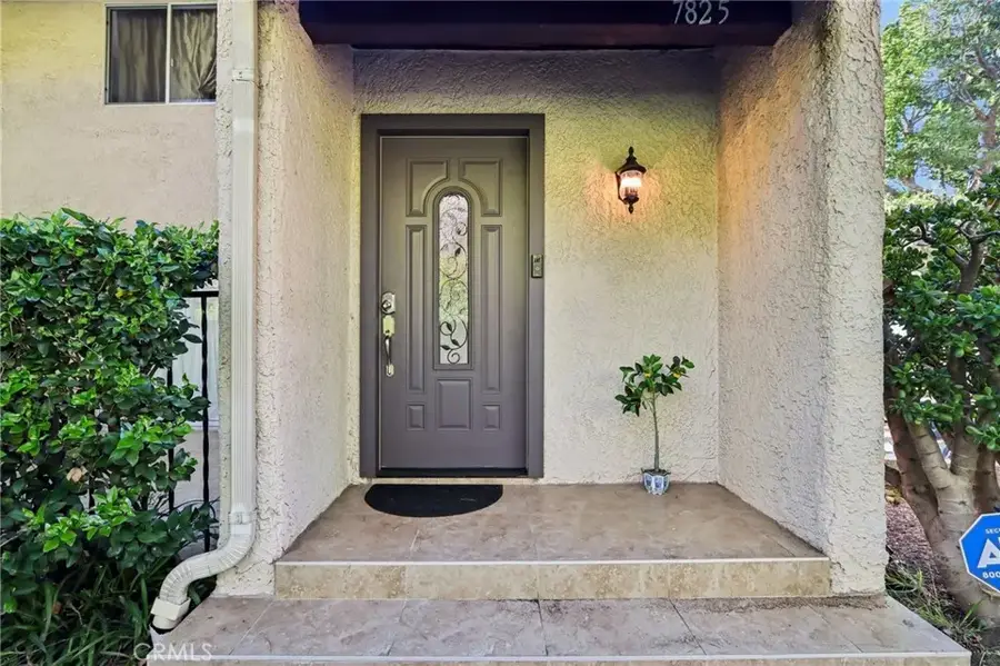 7825 Via Cassano, Burbank, CA 91504 - Image #2