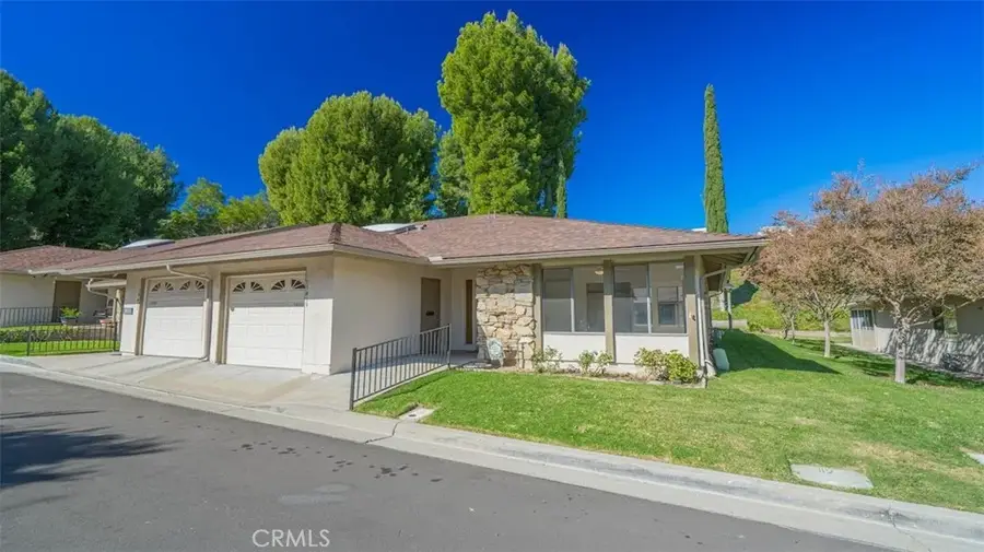 19433 Oak Crossing Road, Newhall, CA 91321 - Image #2