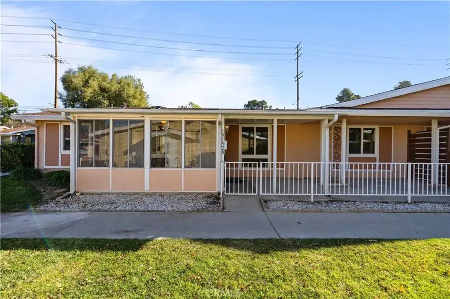 19152 Avenue Of The Oaks #B, Newhall, CA 91321 - Image #2