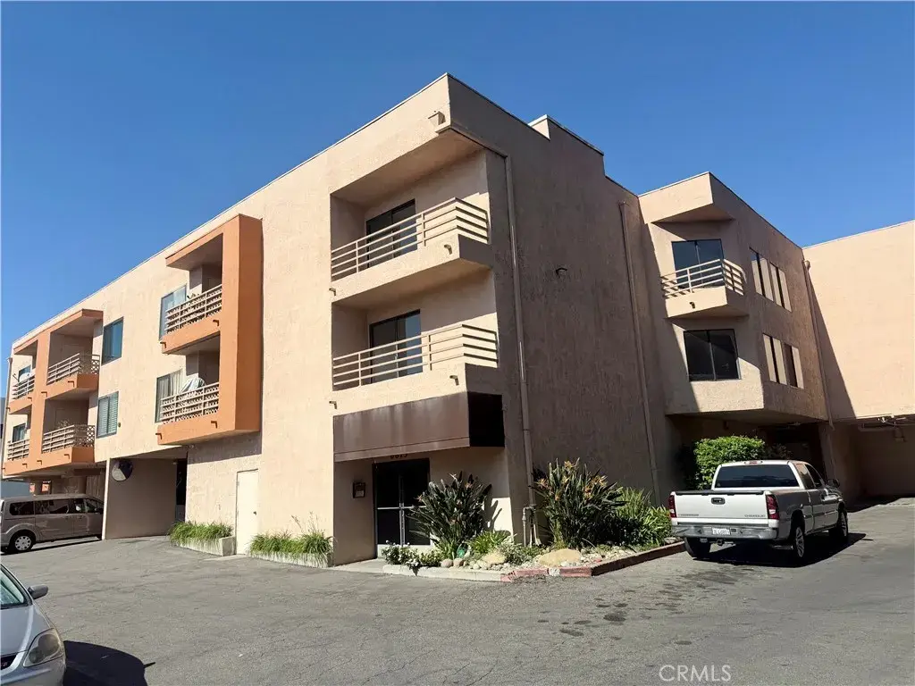 6815 Remmet Avenue #122, Canoga Park, CA 91303 - Image #1