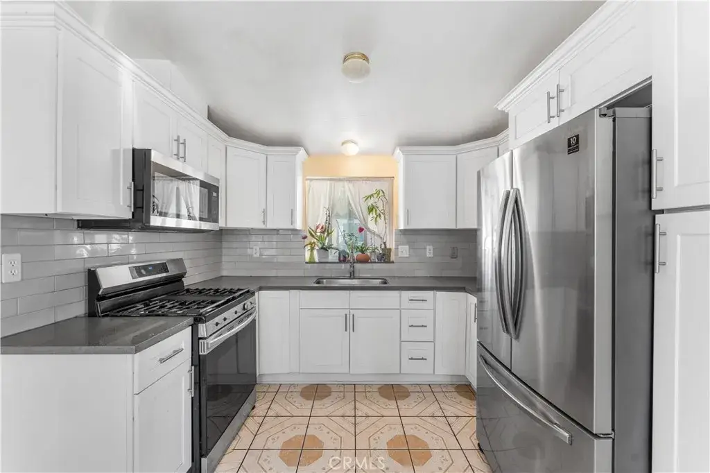 16079 Yarnell #B18, Sylmar, CA 91342 - Image #1