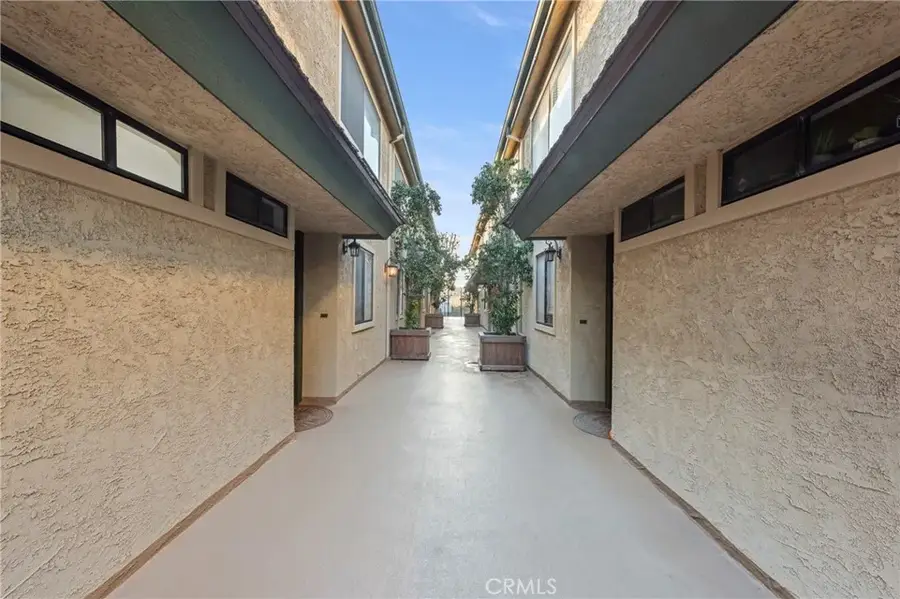 5070 Kester Avenue, Sherman Oaks, CA 91403 - Image #2