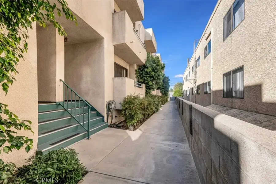 17221 Chatsworth Street #104, Granada Hills, CA 91344 - Image #2