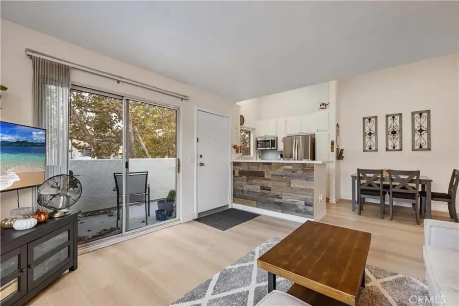 24474 Valle Del Oro #201, Newhall, CA 91321 - Image #3