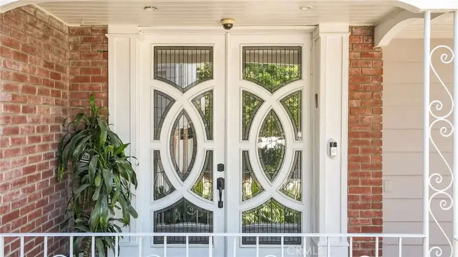 20300 Delita Drive, Woodland Hills, CA 91364 - Image #2