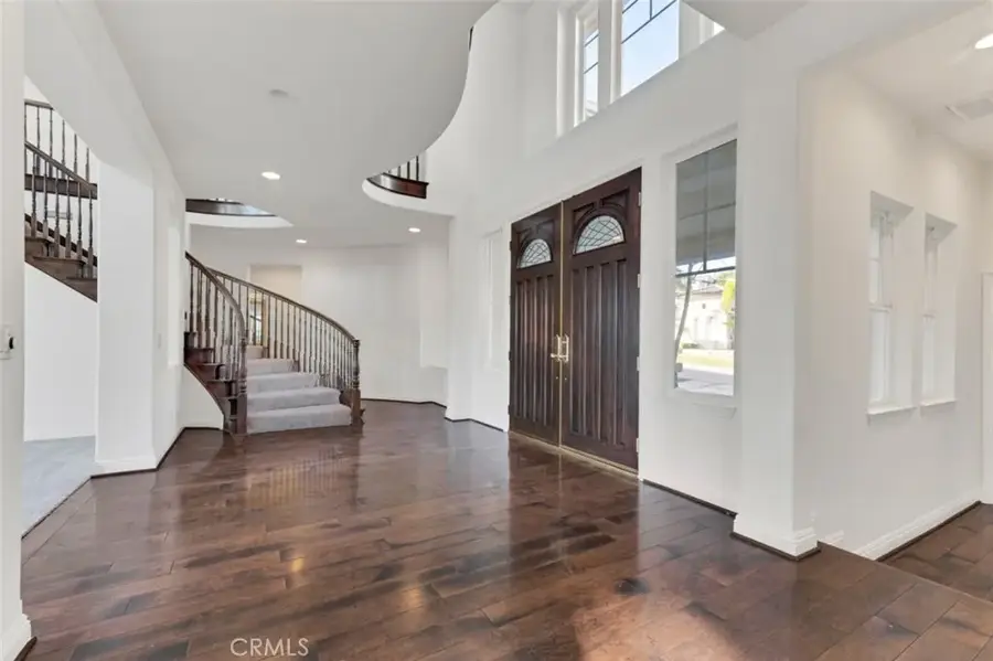 20212 Via Medici, Porter Ranch, CA 91326 - Image #2