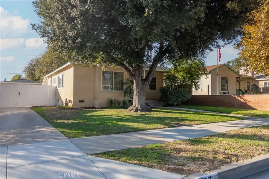 2237 N Valley, Burbank, CA 91505 - Image #2