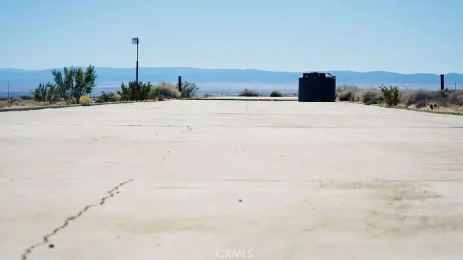 10700 Backus, Rosamond, CA 93560 - Image #3