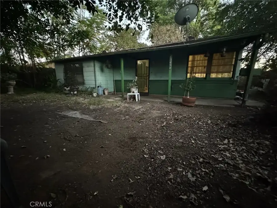 15454 Archwood Street, Van Nuys, CA 91406 - Image #2