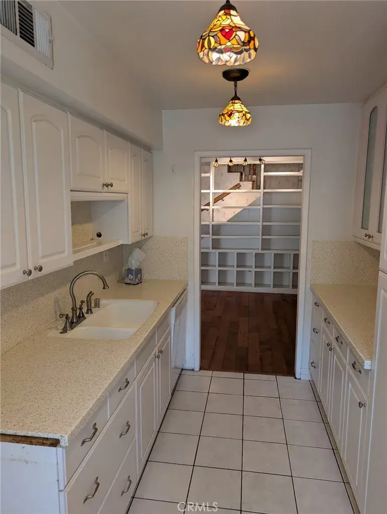 8145 Canby Avenue #2, Reseda, CA 91335 - Image #2