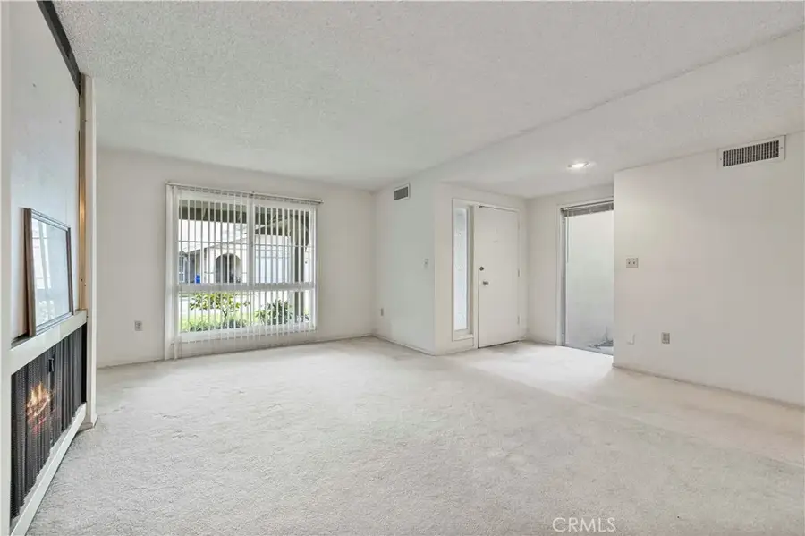 26838 Avenue Of The Oaks #C, Newhall, CA 91321 - Image #3