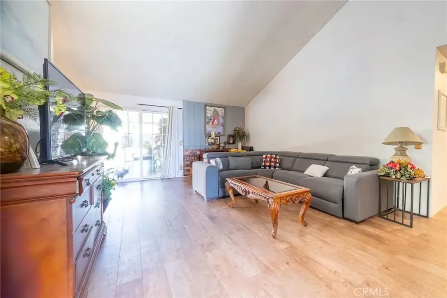 2433 Medina Avenue, Simi Valley, CA 93063 - Image #2