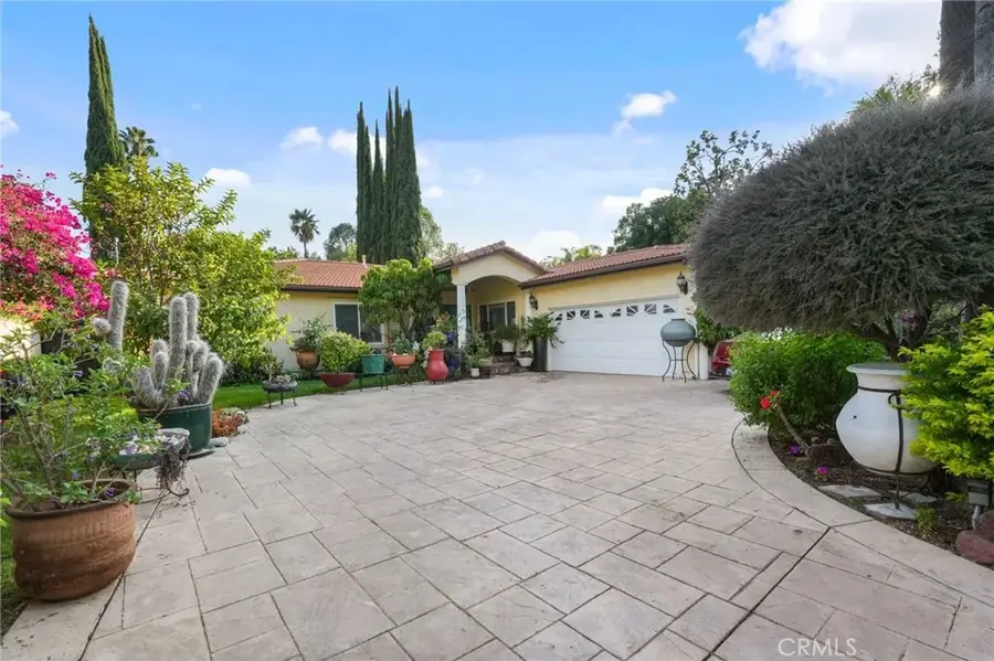 18760 Wells, Tarzana, CA 91356 - Image #2