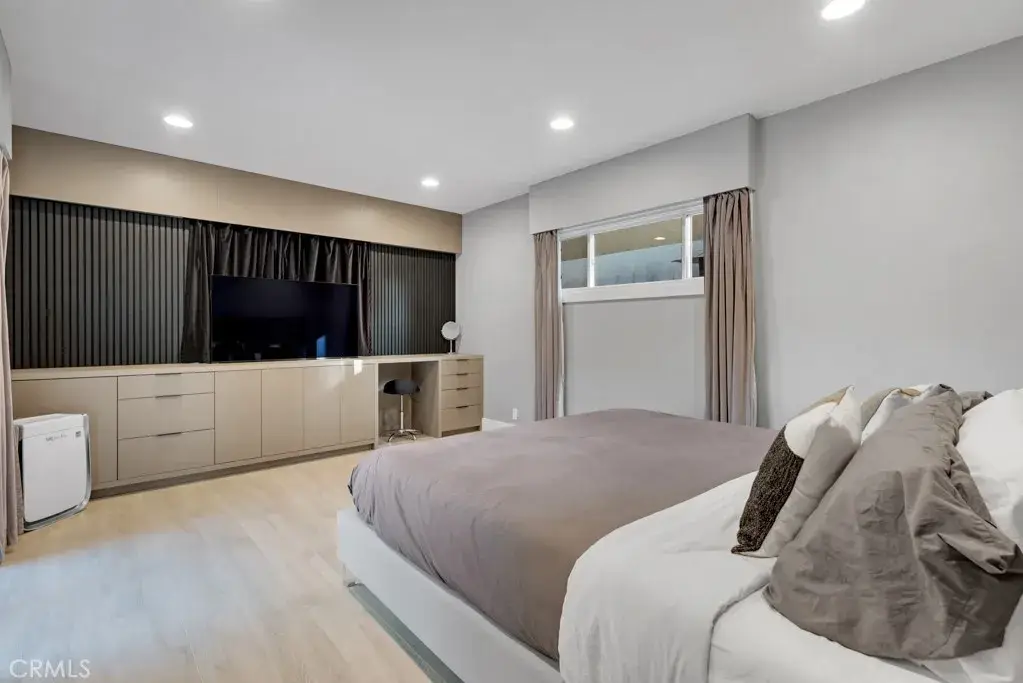 4716 Tyrone Avenue, Sherman Oaks, CA 91423 - Image #1