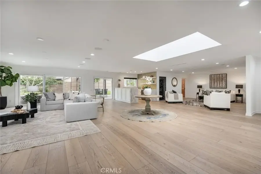 18089 Lake Encino, Encino, CA 91316 - Image #2