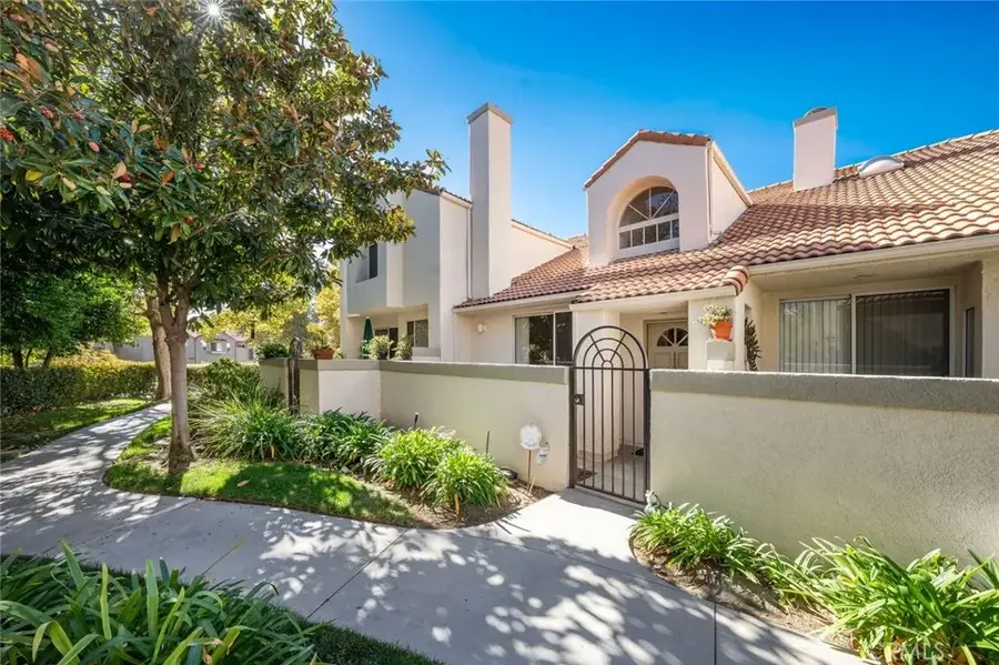 11383 Old Ranch Circle, Chatsworth, CA 91311 - Image #2