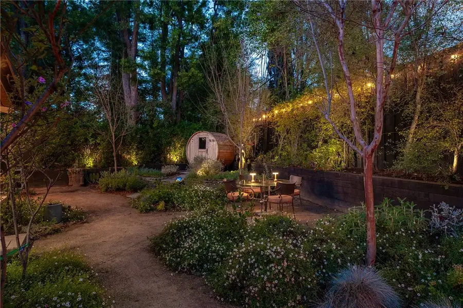 4642 Santa Lucia Drive, Woodland Hills, CA 91364 - Image #2