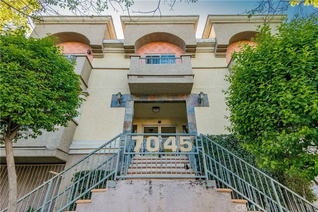 7045 Woodley Avenue #218, Van Nuys, CA 91406 - Image #1