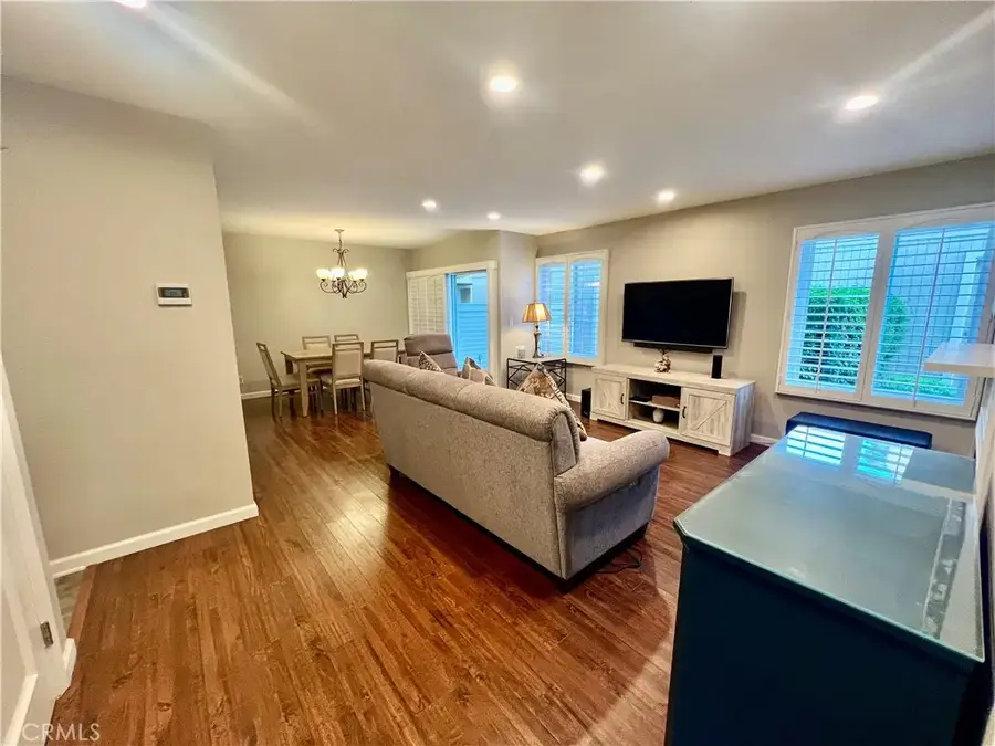 22123 Burbank Blvd #2, Woodland Hills, CA 91367 - Image #2