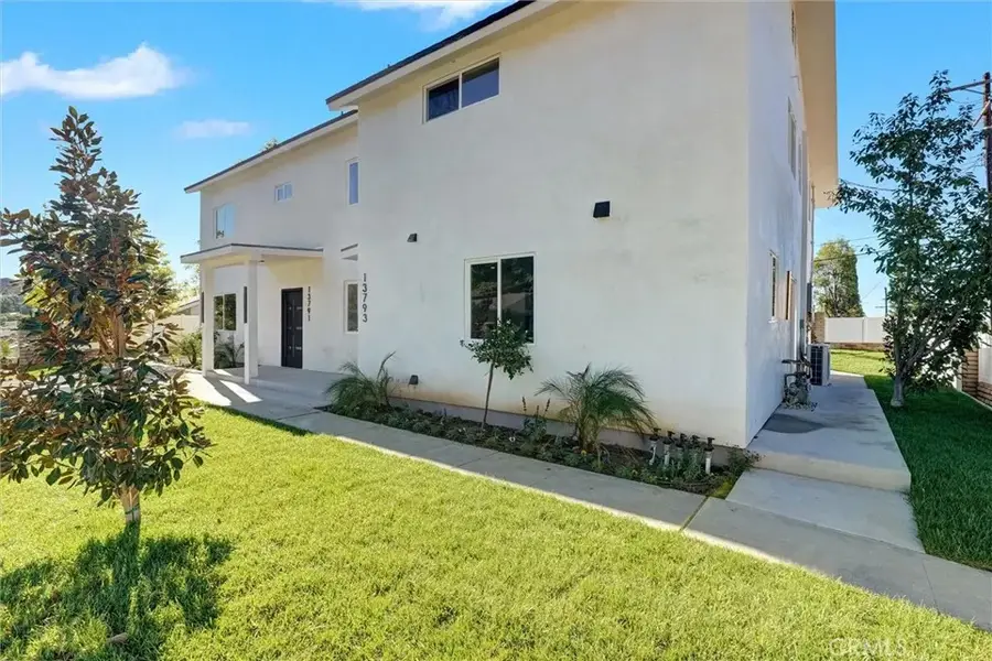 13791 Gavina Avenue, Sylmar, CA 91342 - Image #2