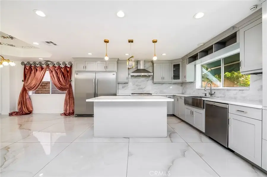 19314 Yolie, Tarzana, CA 91356 - Image #2