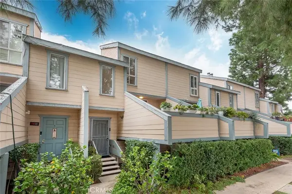 9901 Independence Avenue #D, Chatsworth, CA 91311