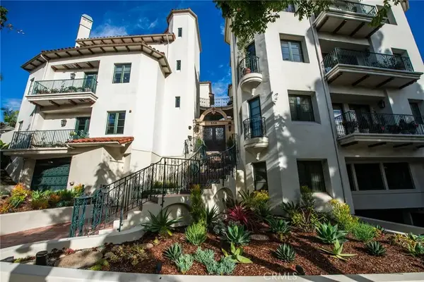 558 Hillgreen Drive #207, Beverly Hills, CA 90212