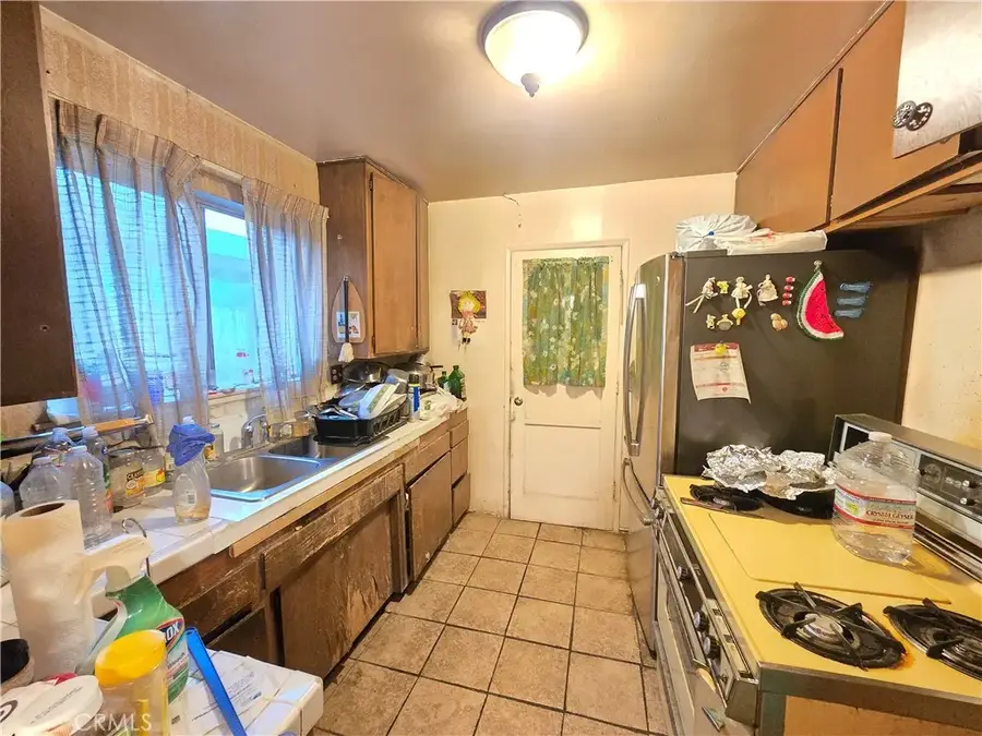 12948 Phillippi, Sylmar, CA 91342 - Image #3