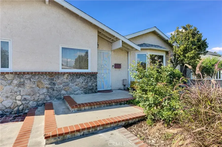 6229 Klump Avenue, North Hollywood, CA 91606 - Image #2