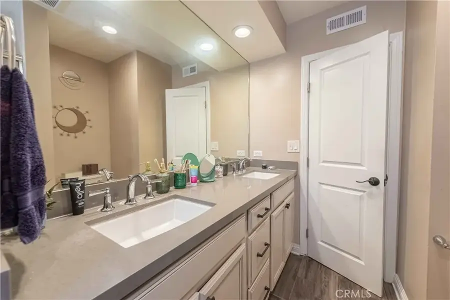 5237 Topanga Canyon, Woodland Hills, CA 91364 - Image #2