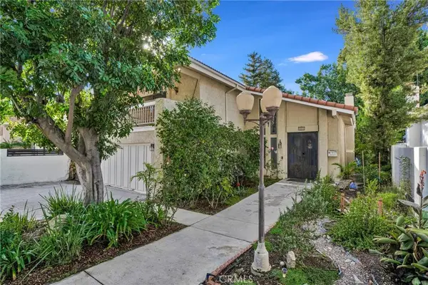6221 Mammoth Avenue, Valley Glen, CA 91401
