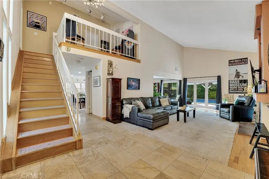 6221 Mammoth Avenue, Valley Glen, CA 91401 - Image #3