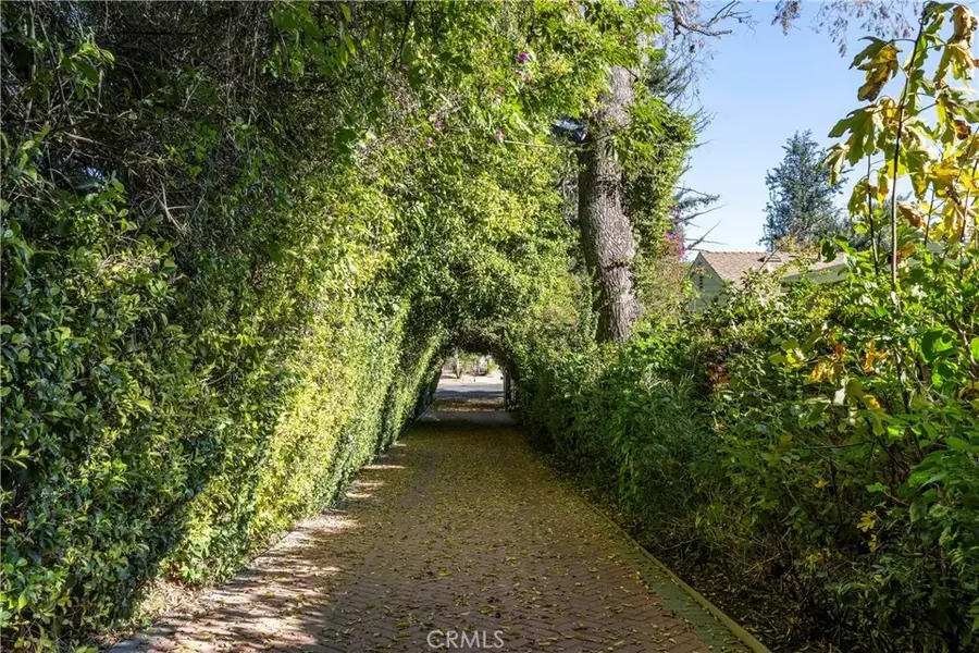 5653 Shirley Avenue, Tarzana, CA 91356 - Image #3