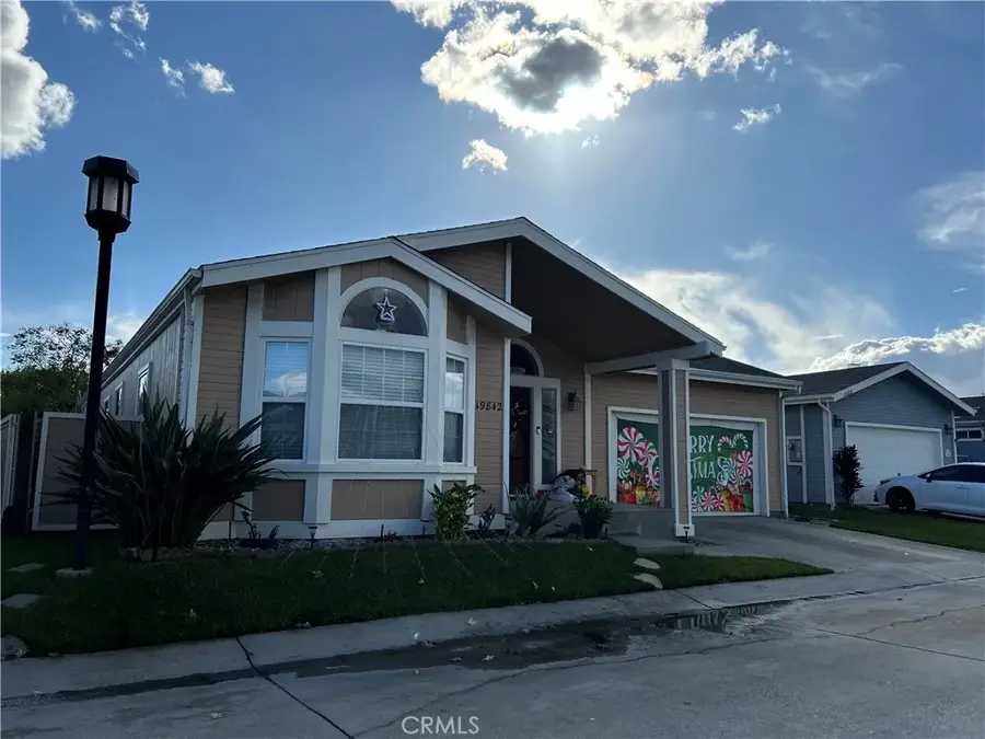 19842 Emerald Creek Drive, Canyon Country, CA 91351 - Image #2