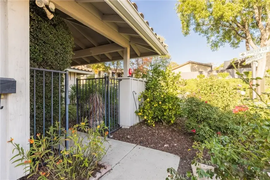 2819 Lakeridge Lane, Westlake Village, CA 91361 - Image #2