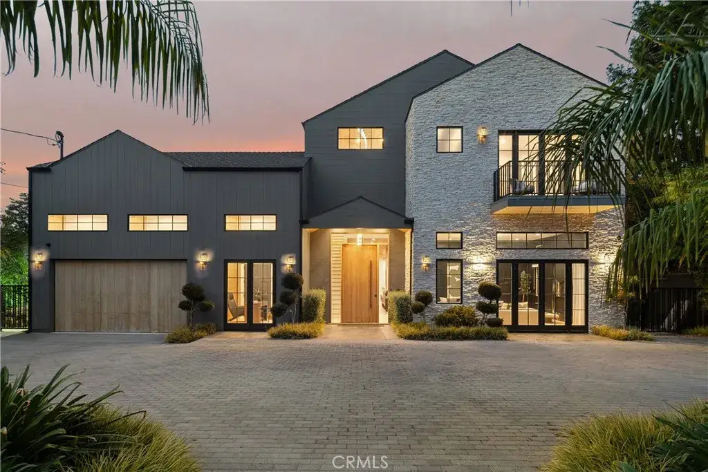 20511 Wells Drive, Woodland Hills, CA 91364 - Image #1