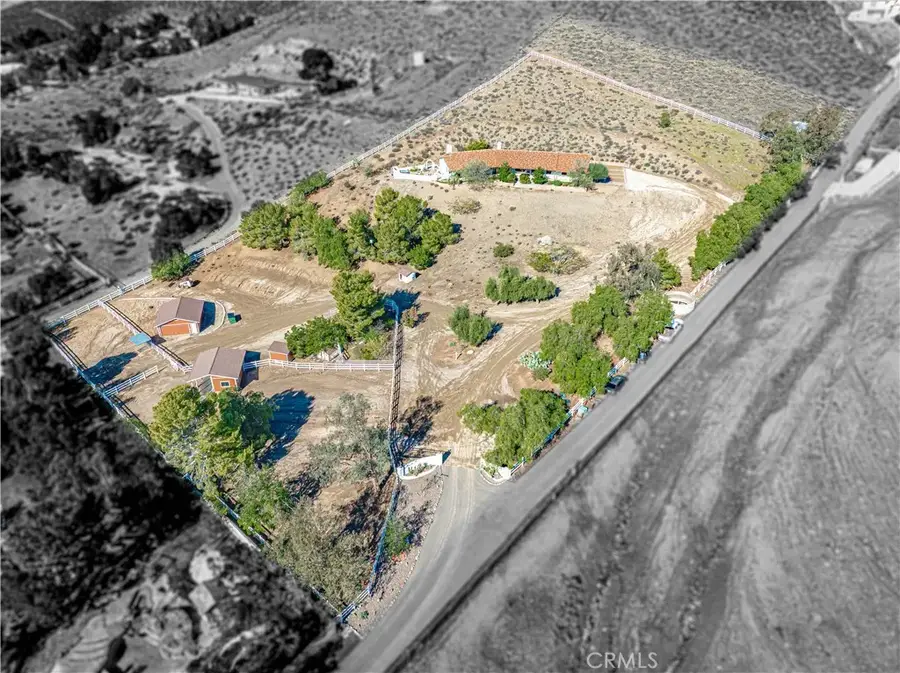 9435 Hierba, Agua Dulce, CA 91390 - Image #2