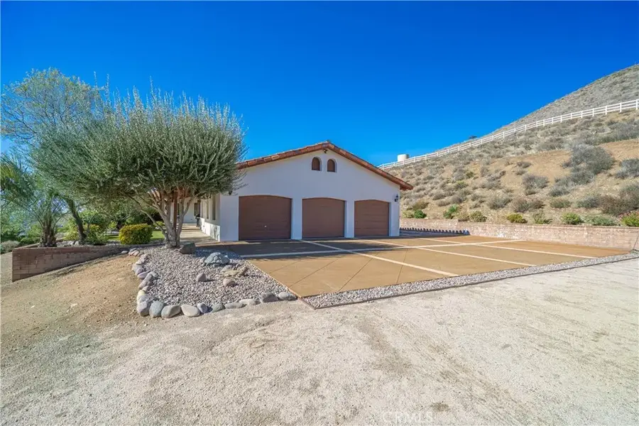 9435 Hierba, Agua Dulce, CA 91390 - Image #3