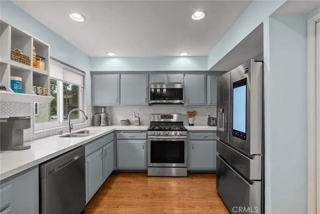 19540 Sherman Way #602, Reseda, CA 91335 - Image #1