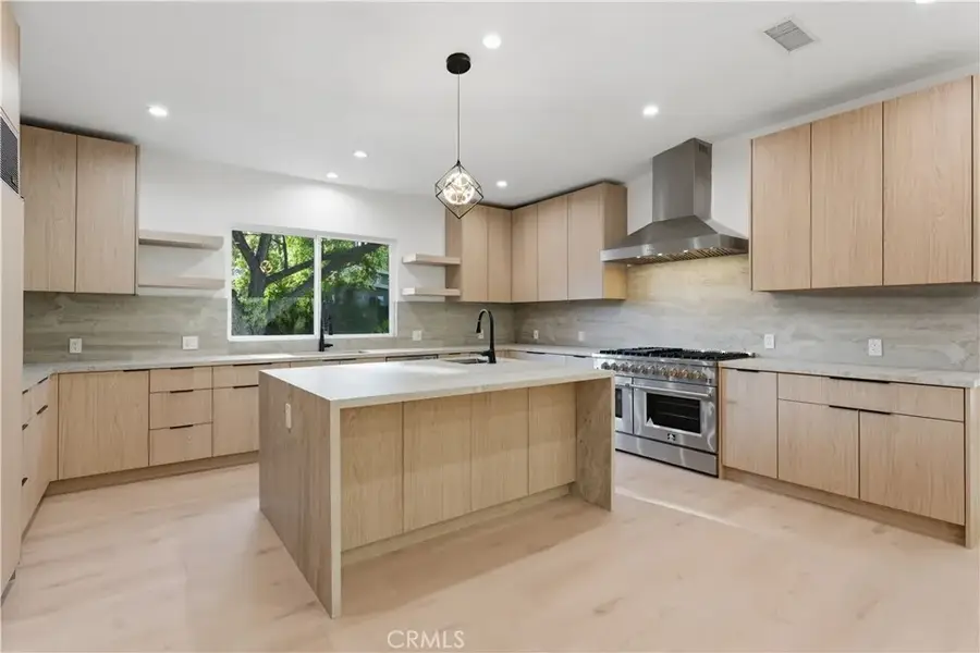 18653 Palomino Drive, Tarzana, CA 91356 - Image #2