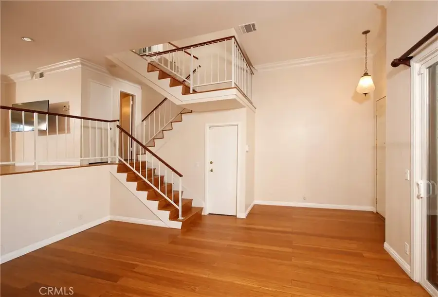 400 W Riverside Drive #2, Burbank, CA 91506 - Image #3