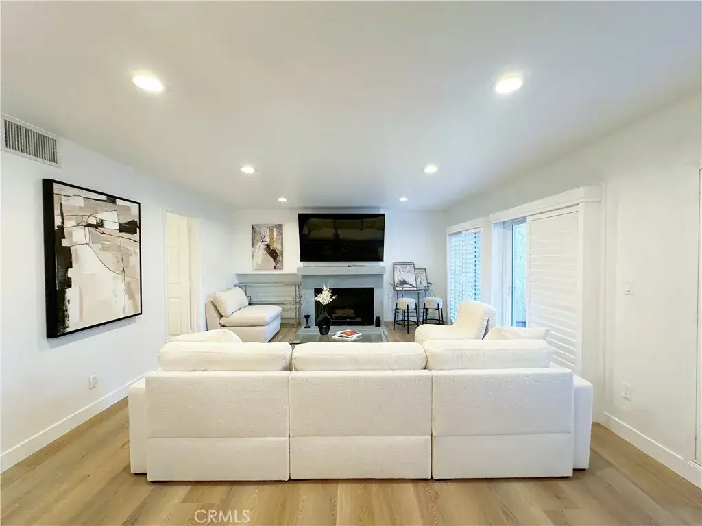 5255 Coldwater Canyon Avenue #D, Sherman Oaks, CA 91401 - Image #1