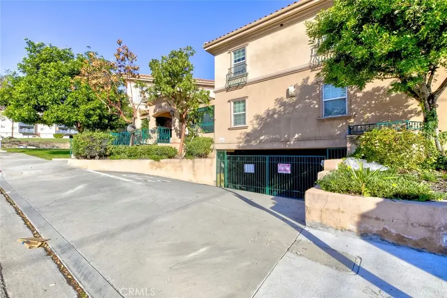 3974 Pennsylvania #112, La Crescenta, CA 91214 - Image #2