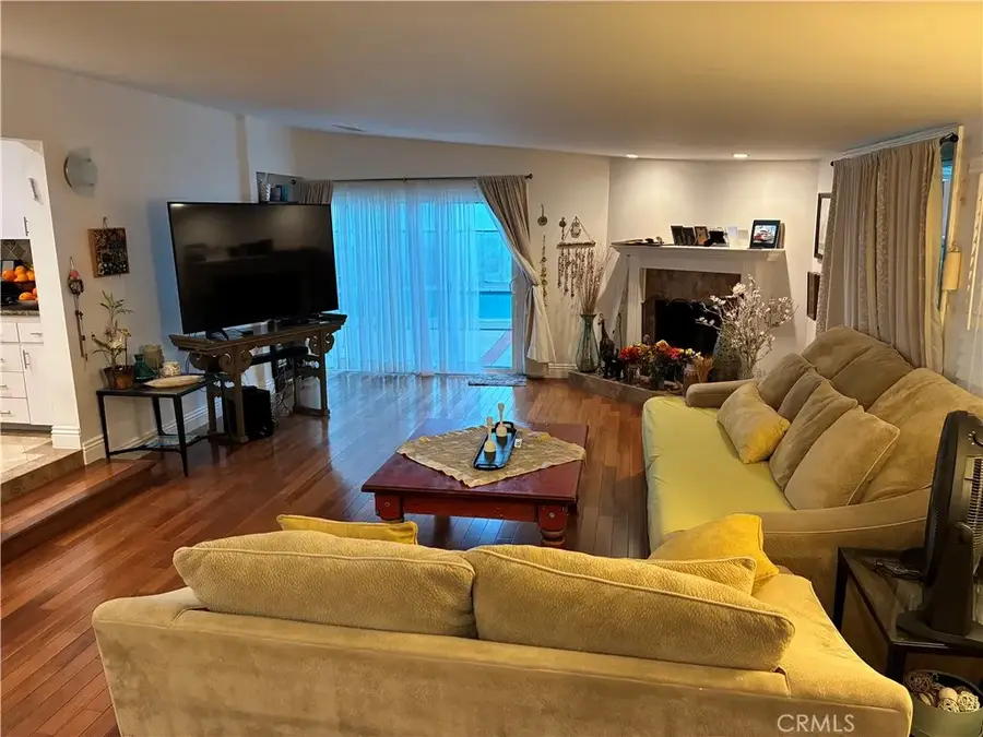 19046 Friar St, Tarzana, CA 91335 - Image #3