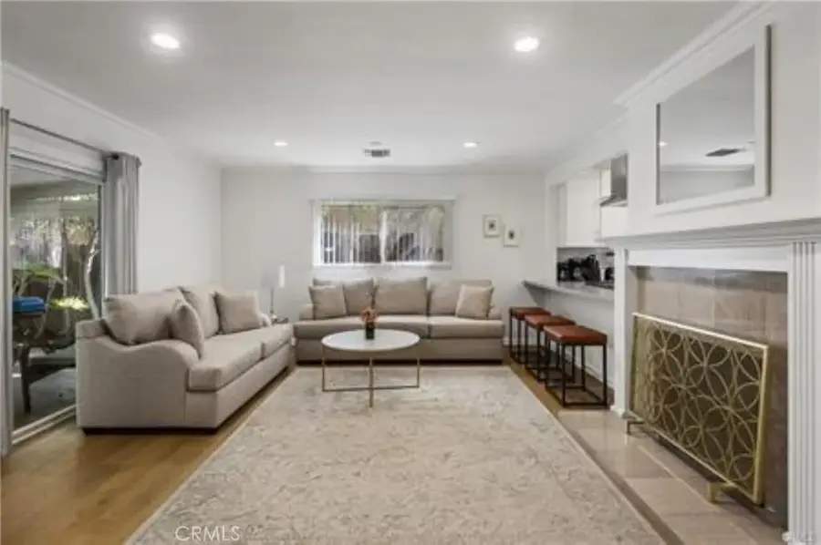 22335 Kittridge Street, Woodland Hills, CA 91303 - Image #3