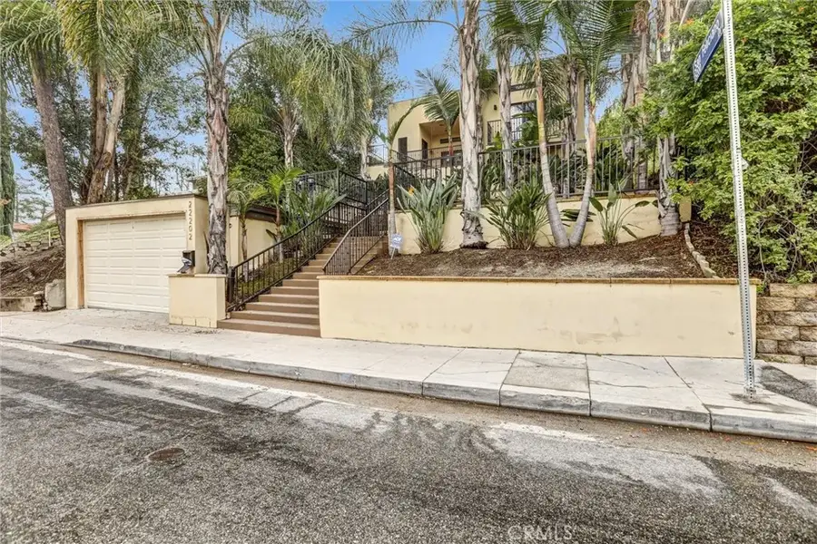 22202 Avenue San Luis, Woodland Hills, CA 91364 - Image #2