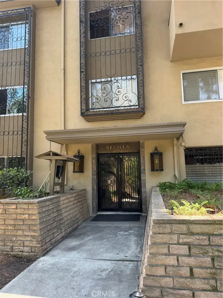 6702 Hillpark Drive #308, Los Angeles, CA 90068 - Image #1