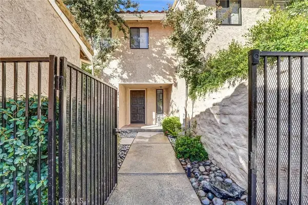 23024 Park Sorrento, Calabasas, CA 91302